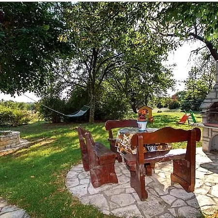 Roza, Holiday House Labin Vinez