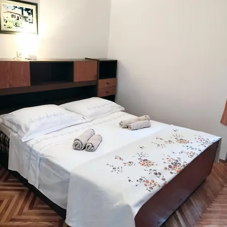 Roza, Holiday House Labin Vinež